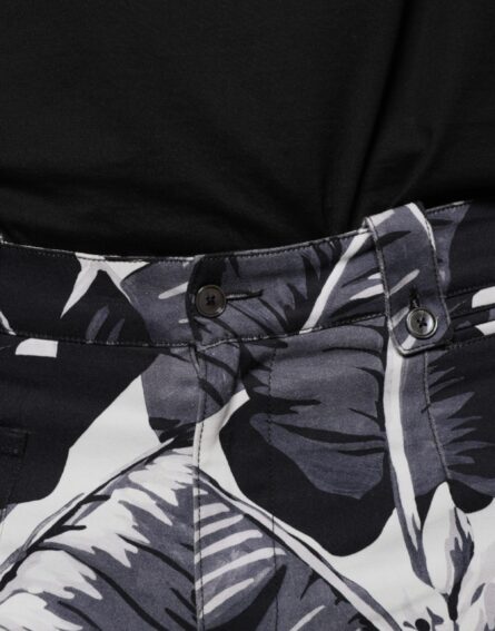 Gray Banana Leaf Cotton Stretch Capri Pants - Image 5
